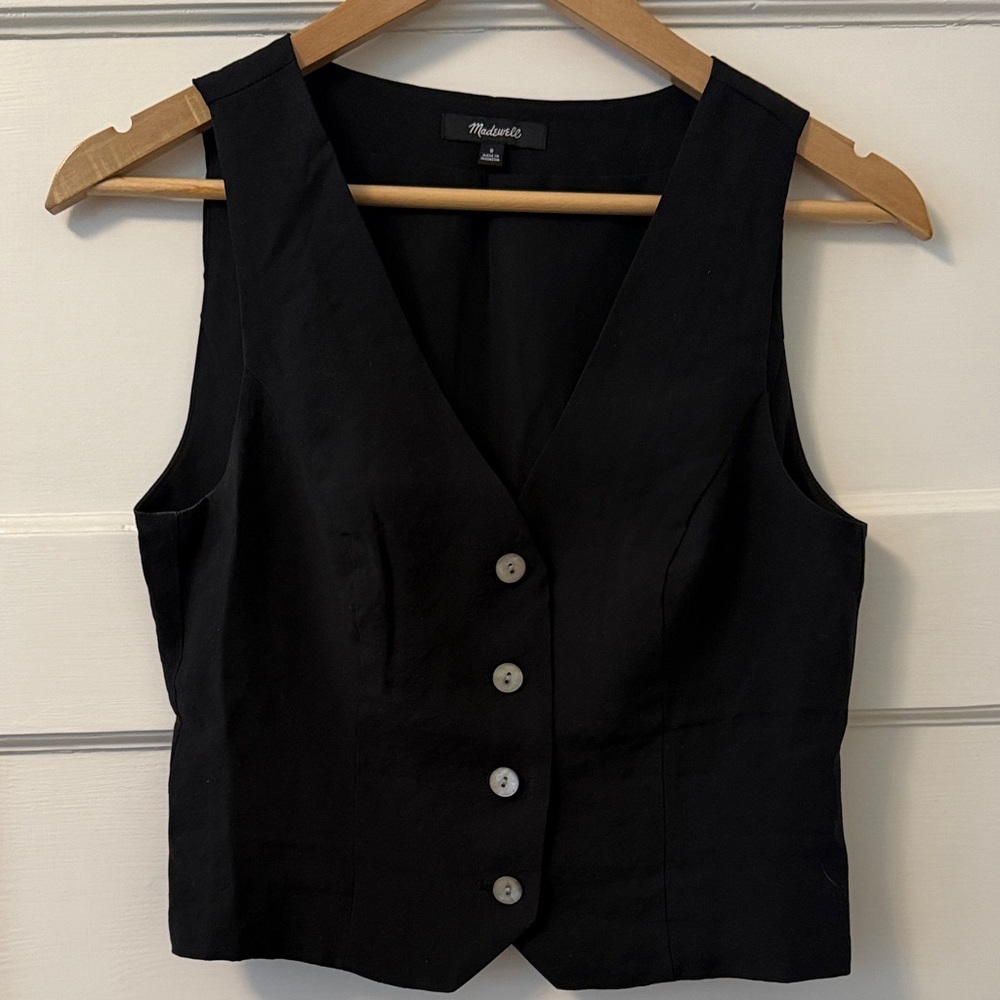 Madewell Sleeveless Button-Up Top